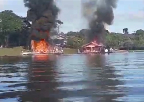 Passageiros têm queimaduras graves após barco pegar fogo no Amazonas