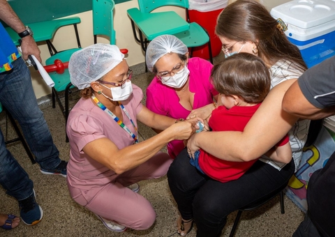 Grupos prioritários começam a ser imunizados contra a influenza em Manaus