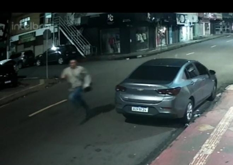 Vídeo mostra suspeito de matar palhaço 'Creme de Leite' fugindo após o crime em Manaus