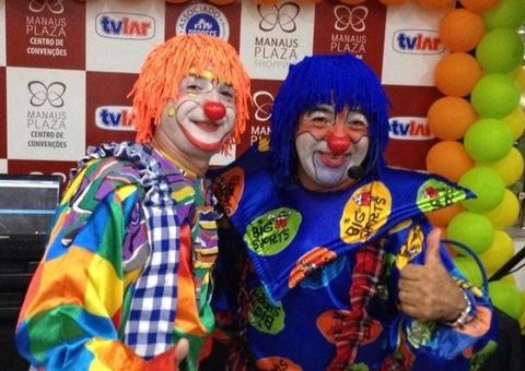 Palhaço Goiabada lamenta morte do irmão Creme de Leite, morto a facadas em Manaus