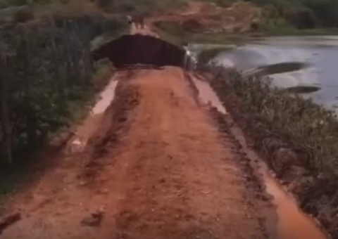Barragem de açude se rompe e população recebe alerta no Ceará; vídeo