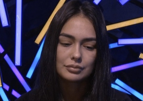 Larissa diz que se arrependeu de pedir para Cezar sair do Deserto