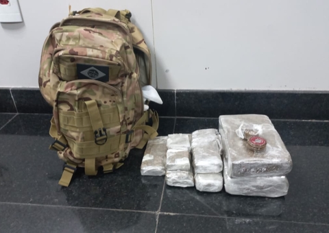 Homem é preso no Aeroporto de Manaus com mochila cheia de drogas antes de embarcar para Natal