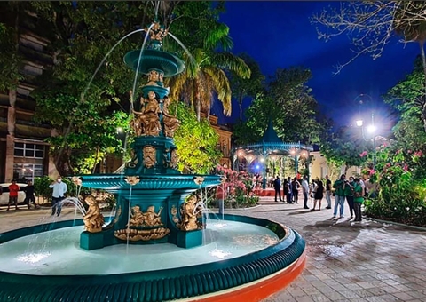 Let´s Go Turistar em Manaus, na Praça Dom Pedro II?