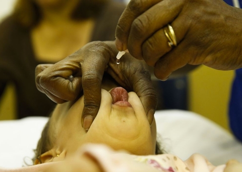 Após caso de pólio no Peru, Amazonas antecipa vacinação