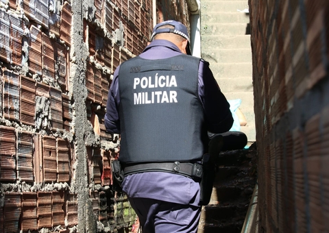 Homem é perseguido e morto a tiros em escadaria de Manaus