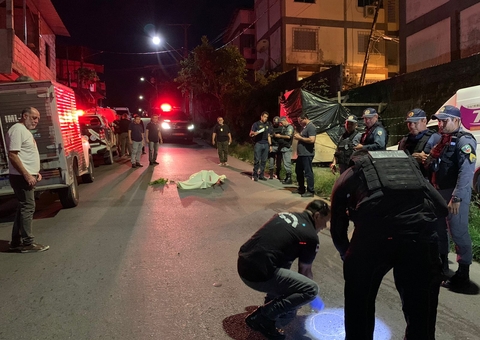 Criminosos executam homem em Manaus e deixam bilhete ao lado do corpo