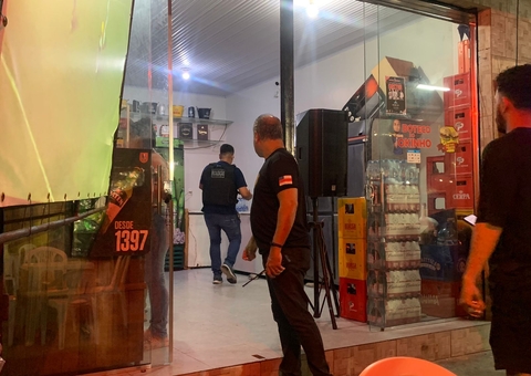 Após denúncia, praça de alimentação é alvo de fiscalização em Manaus