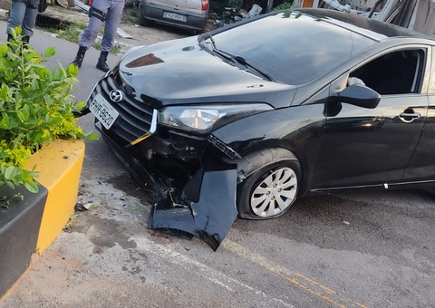 Homem morre após levar tiro por se recusar a abaixar janela do carro para traficantes em Manaus
