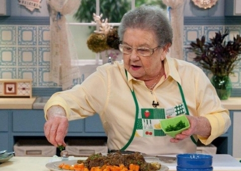 Palmirinha foi para TV aos 60 e cozinhava para criar as filhas em casamento abusivo