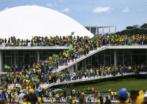 STF tem maioria para tornar réus mais 250 acusados em atos golpistas