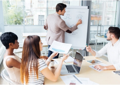 Do inglês a hospedagem, Sindechrsam oferece cursos de qualificação em Manaus