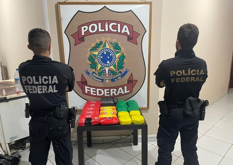 PF apreende mais de 21 Kg de drogas escondidos em embarcação no Amazonas 