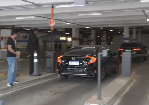 Investigado por fraude em cartão de vacina, Bolsonaro depõe à PF