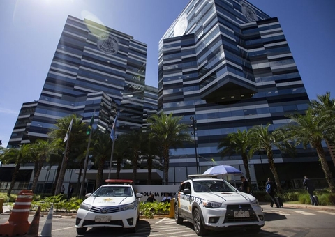 Bolsonaro deixa sede da Polícia Federal após mais de 3 h de depoimento