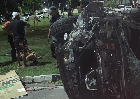 Casal morre e 2 pessoas ficam feridas ao serem arremessadas de carro em Manaus