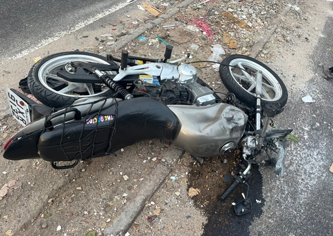 Motociclista é lançado contra poste e morre em acidente em Manaus