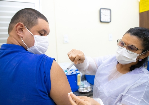 Vacinação contra a covid-19 tem 74 pontos de atendimento em Manaus nesta semana