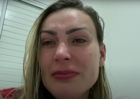 Andressa Urach chora ao anunciar saída do OnlyFans