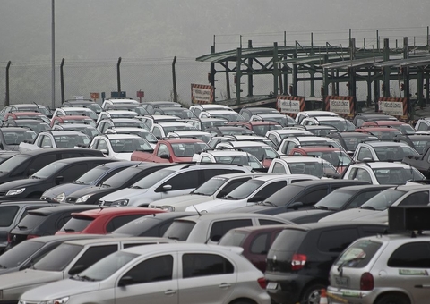 Governo anuncia medidas para estimular compra de carros populares