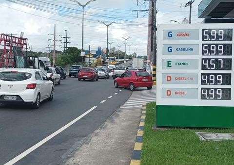 Preço da gasolina tem redução de 5,3% para distribuidoras
