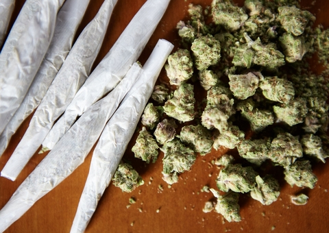 STF adia julgamento sobre porte de drogas para uso pessoal 