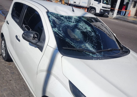 Motorista de app implora para não ter carro roubado e é atropelado por assaltante em Manaus