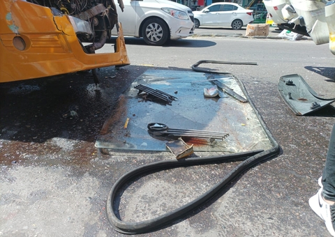 Motorista de Amarelinho é preso por suspeita de embriaguez após acidente em Manaus