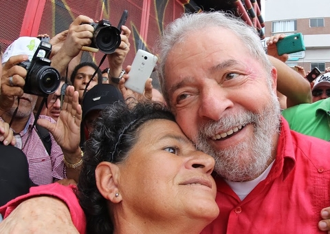 Governo Lula quer anunciar 20 milhões a menos de pobres até o final do ano