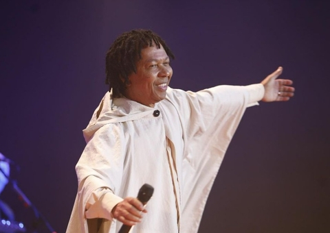 Venda de ingressos para show de Djavan em Manaus inicia neste domingo