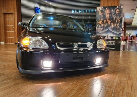 Exposição de carros antigos movimenta Zona Norte de Manaus