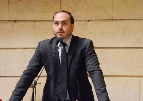 STF manda Justiça do Rio julgar novamente ação contra Carlos Bolsonaro