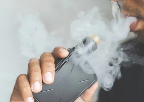 Cigarros eletrônicos podem causar inflamação pulmonar e queda na imunidade