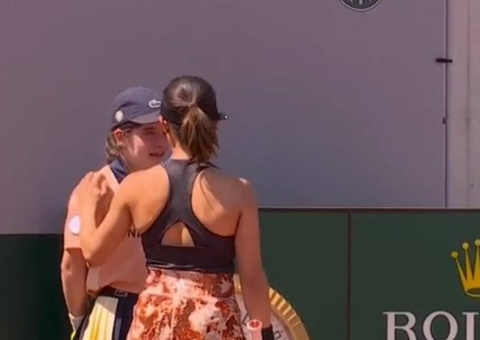 Vídeo: Tenista japonesa acerta bolada em gandula e é desclassificada de Roland Garros