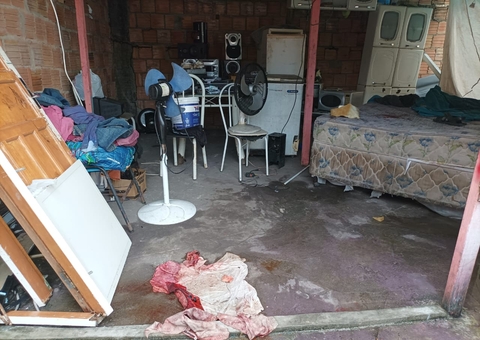 Homem é encontrado agonizando com facada no pescoço dentro de casa em Manaus