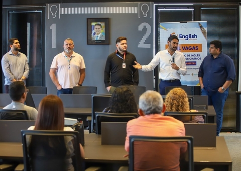 Permissionários selecionados no "English Manaus" têm até domingo para atualizar cadastro