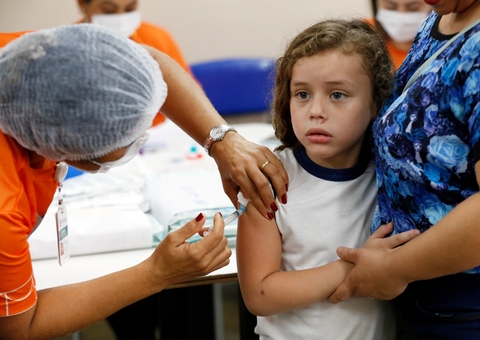 Baixa adesão faz FVS convocar população para se vacinar no Amazonas