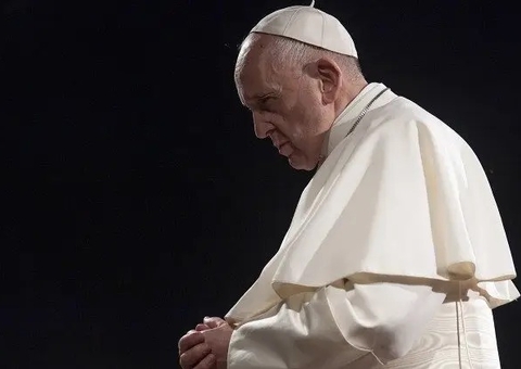 Papa Francisco passa por terapia respiratória após cirurgia 