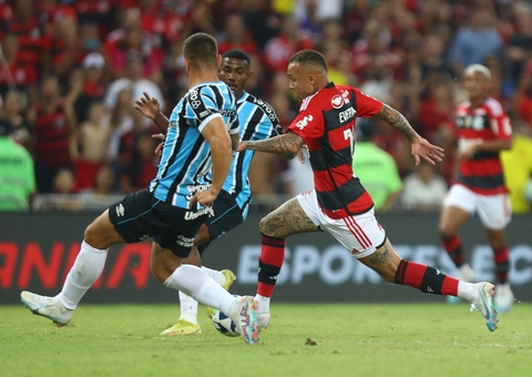 Flamengo vence o grêmio e chega a 10 jogos sem perder
