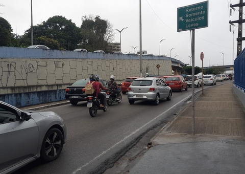 Acidente causa congestionamento quilométrico em avenidas de Manaus
