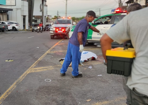 Clientes são executados a tiros ao saírem de bar em avenida de Manaus