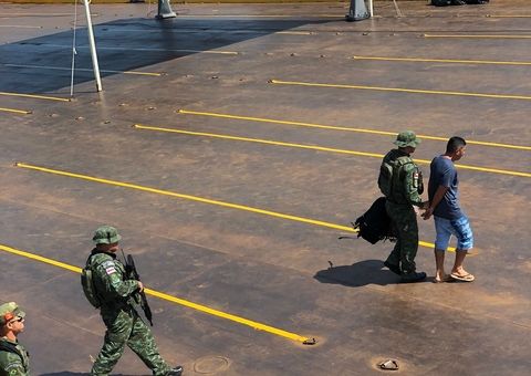 Passageiro é preso com bagagem recheada de drogas dentro de barco em Manaus