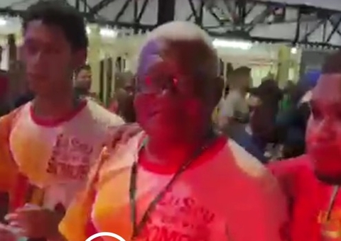 Antônio Andrade é hostilizado por torcedores do Garantido; vídeo