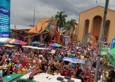 David Assayag arrasta multidão no Trio Panavueiro e Parintins 