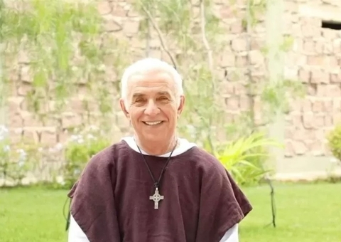 Padre é preso suspeito de participar de estupro e ameaçar fiel