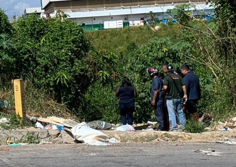 Corpo é desovado dentro de tambor em lixeira viciada em Manaus