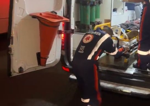 Suspeito de assalto apanha até desmaiar em terminal de ônibus em Manaus