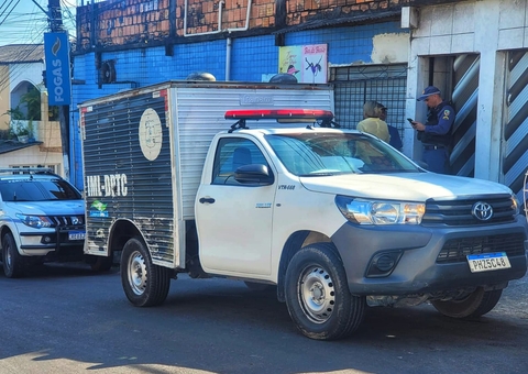 Moradores encontram idoso morto a facadas dentro de kitnet em Manaus