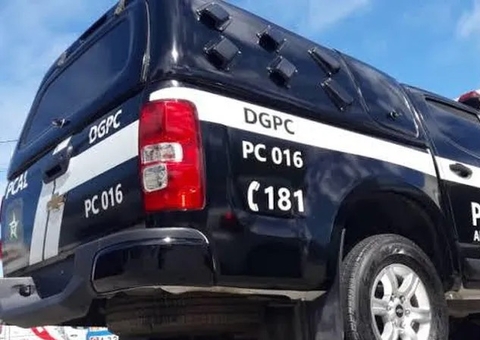 Adolescente mata o marido com golpe de enxada após ser xingada de rapariga