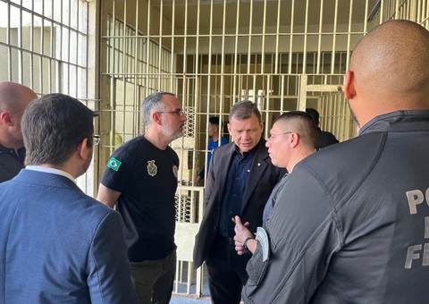 Forças de Segurança fazem revista geral na UPP em Manaus